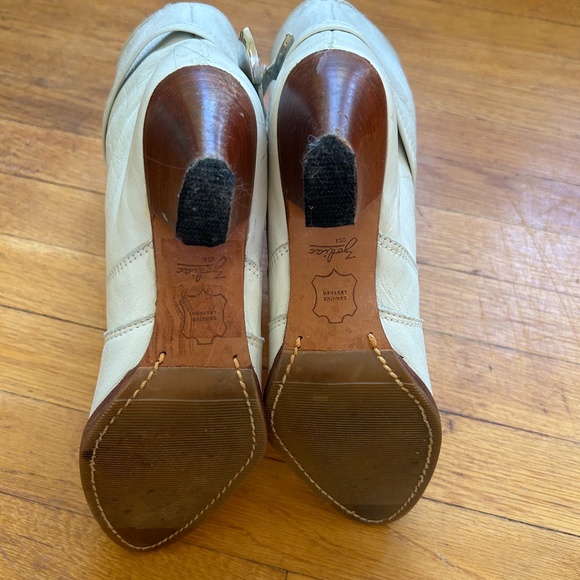 Vintage White Leather Western Zodiac Boot - Picture 5 of 12